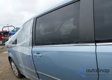 2013 Chrysler Town & Country Touring z USA, uszkodzony, nr VIN 2C4RC1BG0DR620471